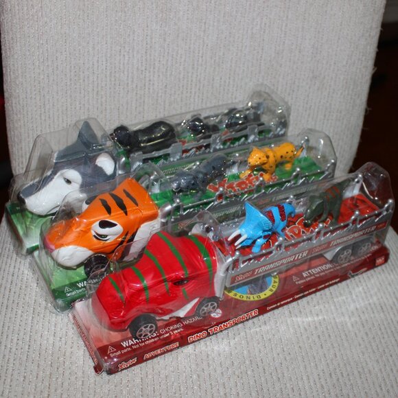 3/$55❤️3x Wild Republic Xtreme Adventure Wolf + Dino + Tiger Transporter Trucks - Picture 2 of 11